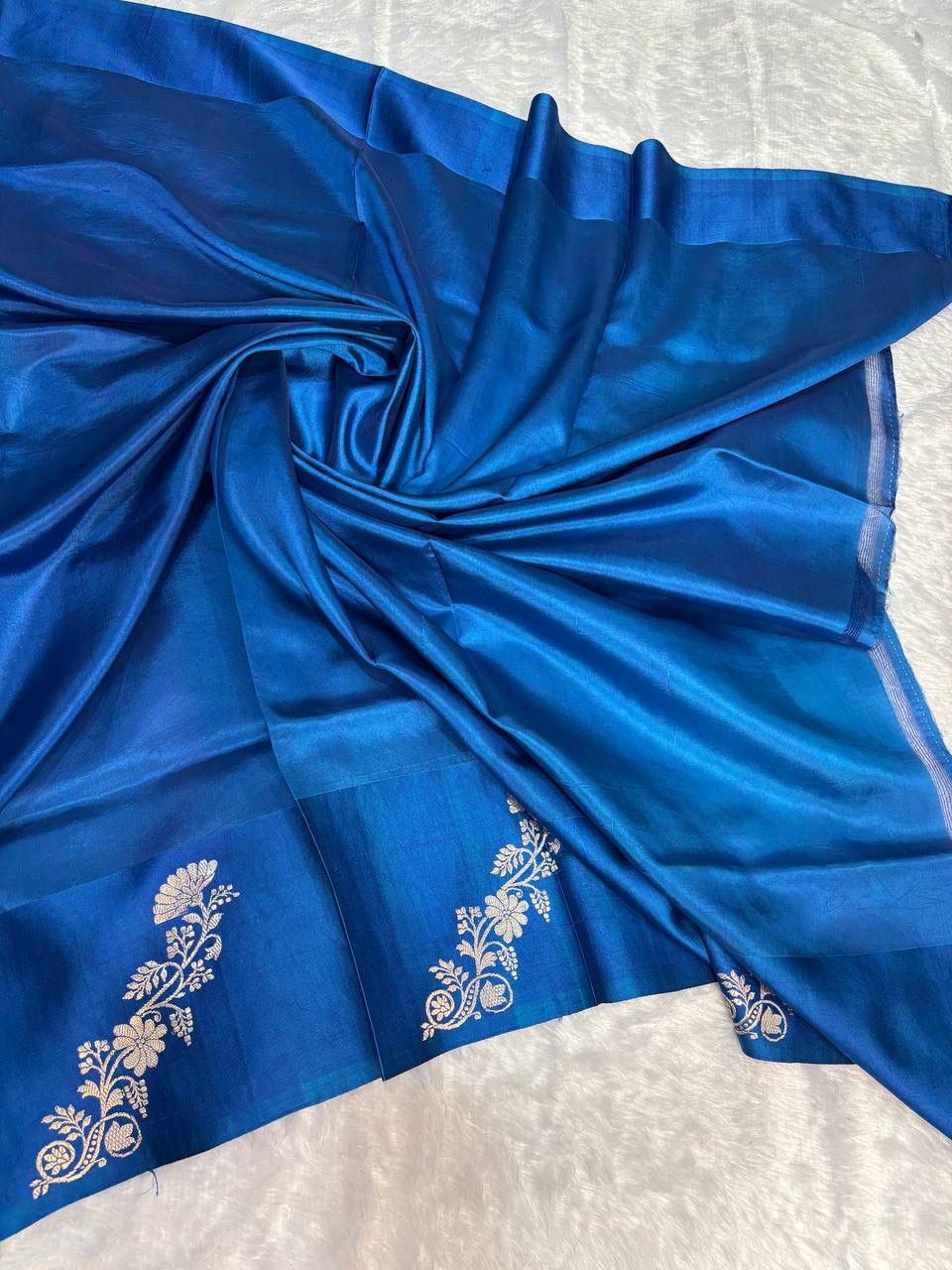 Raw Mango Royal Blue Handloom Silk Saree with Sona Rupa Leaf Butis and Floral Corner Motifs