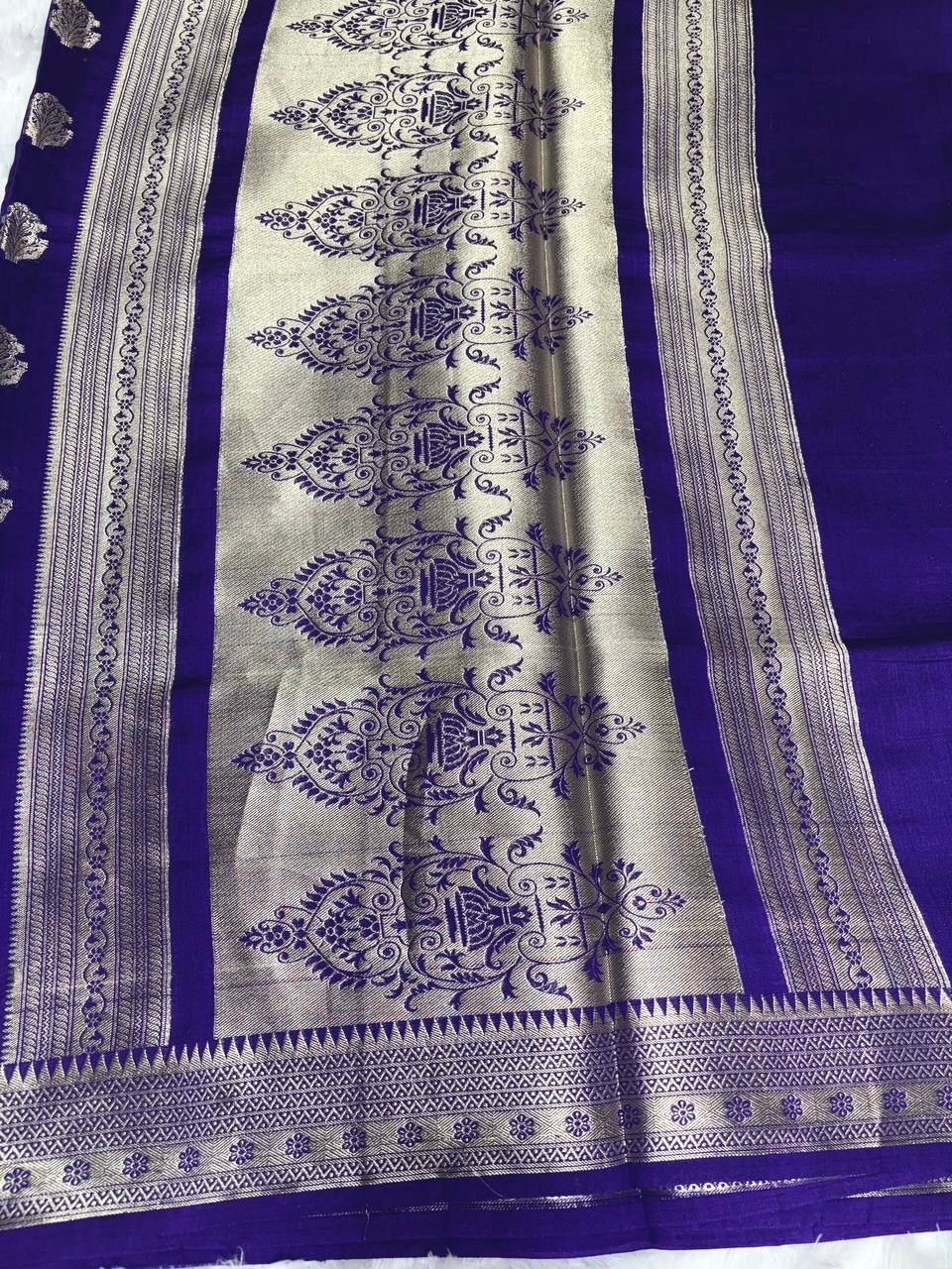 Royal Violet Handloom Chiniya Silk Banarasi Saree with Silver Zari Booti & Grand Pallu