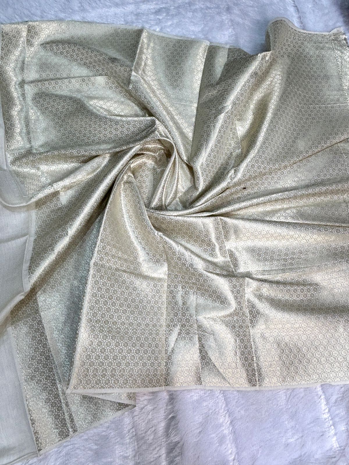 Ivory Munga Silk Saree with Antique Silver Floral 'Bel' and Diamond Jaal Pallu