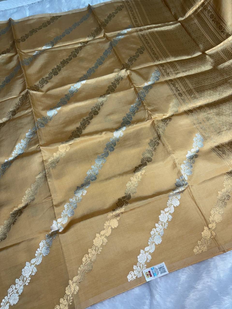 Raw Mango Antique Gold Handloom Silk Saree with Sona Rupa Floral Leheriya and Traditional Border