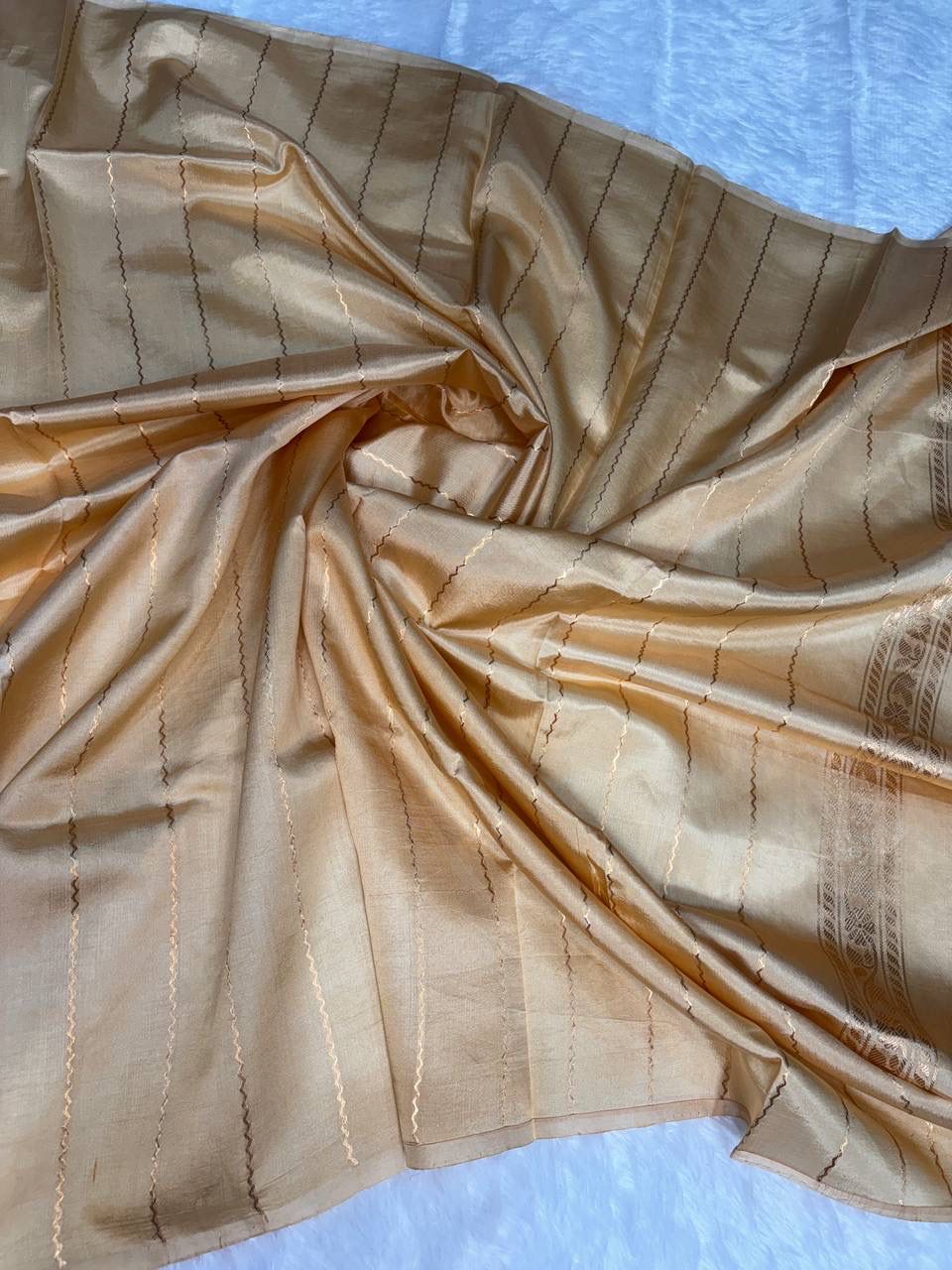 Raw Mango Antique Gold Handloom Silk Saree with Sona Rupa Floral Leheriya and Traditional Border
