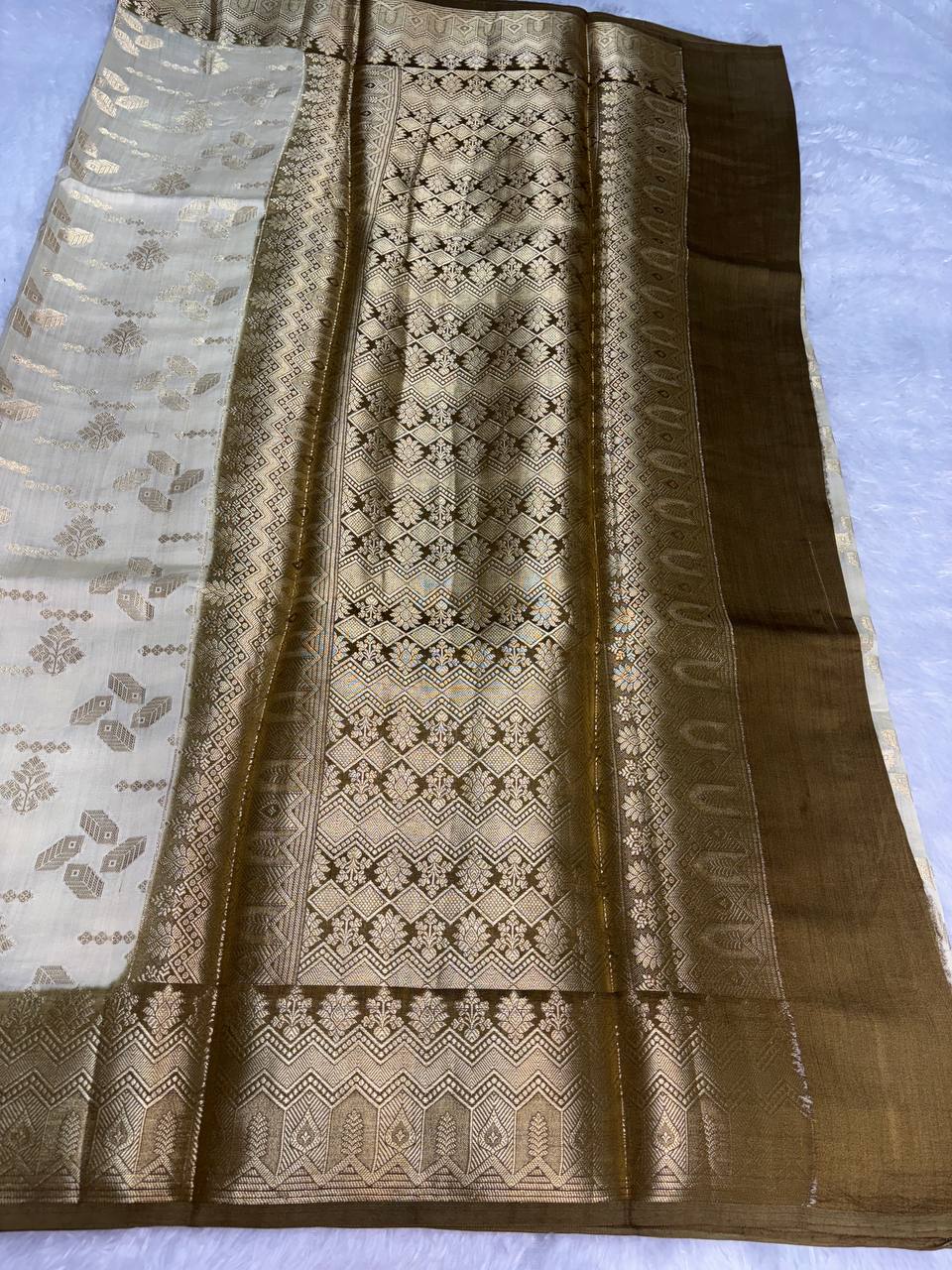 Elegant Off-White & Antique Gold Banarasi Chiniya Silk Saree with Geometric Zari Buta