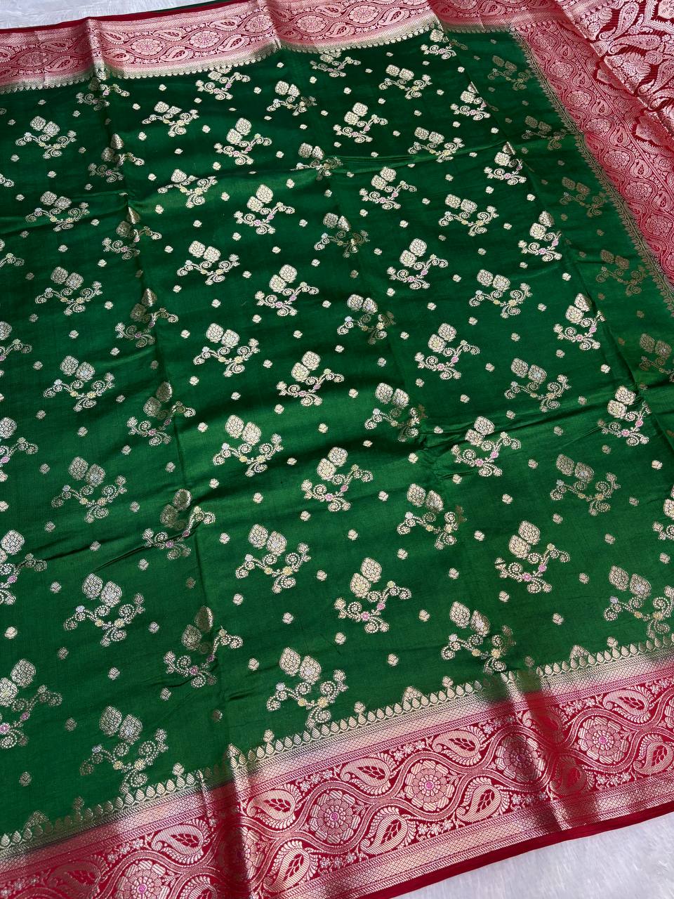 Classic Bottle Green & Crimson Red Banarasi Chiniya Silk Saree with Traditional Floral Buta