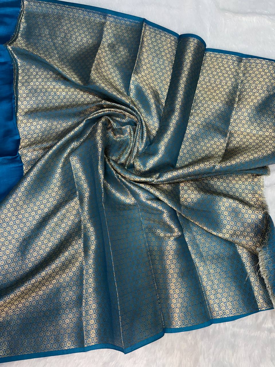 Elegant Peacock Blue Banarasi Chiniya Silk Saree with Floral Jaal and Geometric Pallu