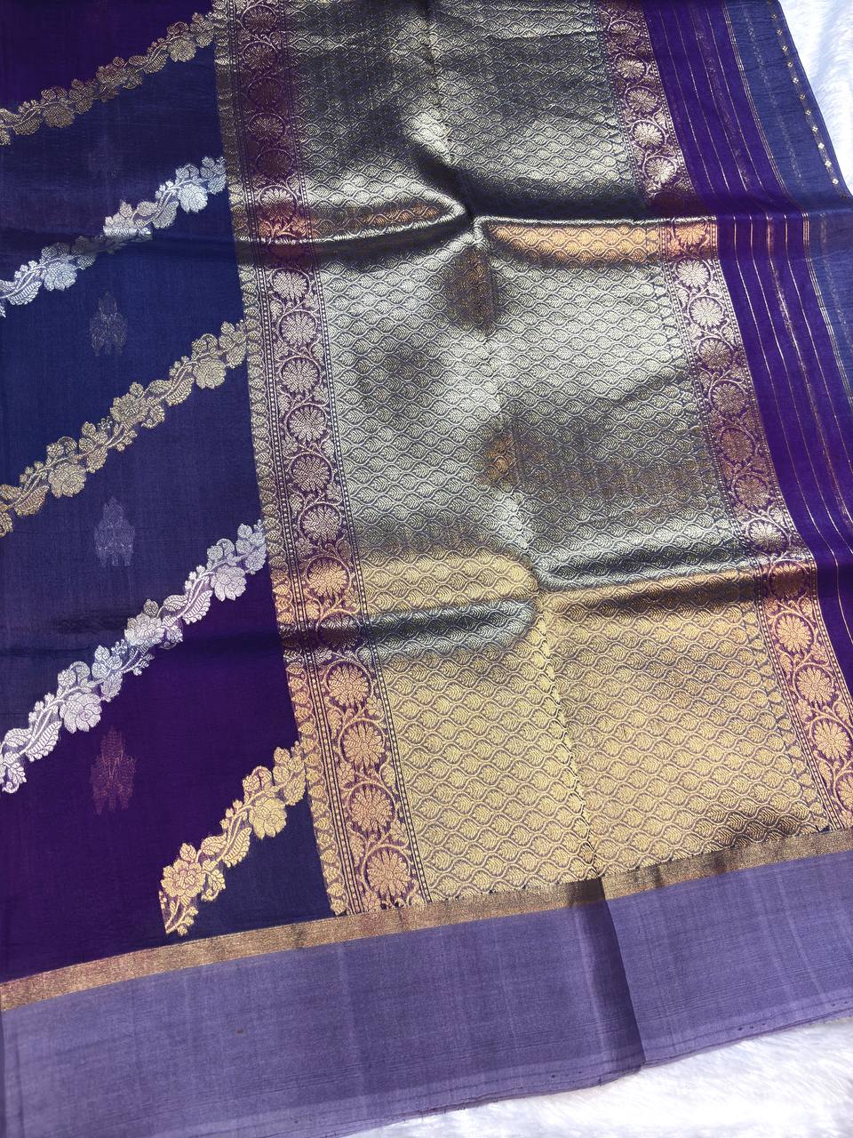 Banarasi Kora Silk Rungkaat Saree with Scalloped Floral Bel and Kadhua Borders