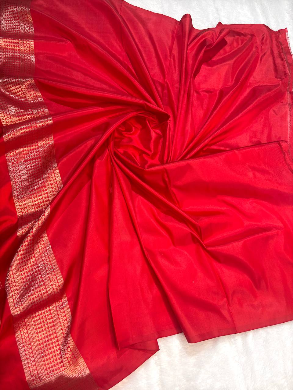 Exquisite Crimson Red Banarasi Brocade Silk Saree