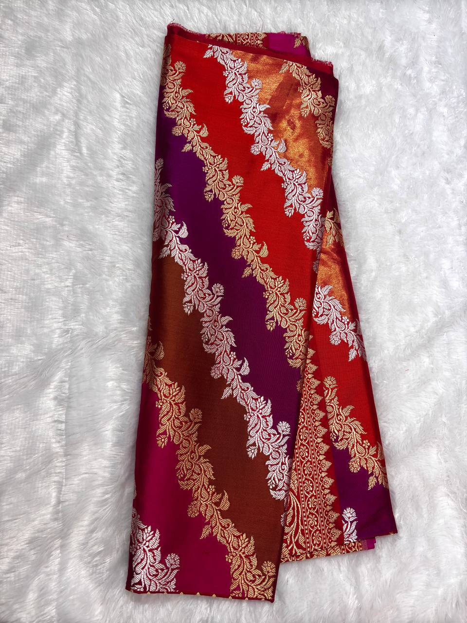 Crimson Red Meenakari Kadhua Leheriya Pure Silk Handloom Banarasi Saree