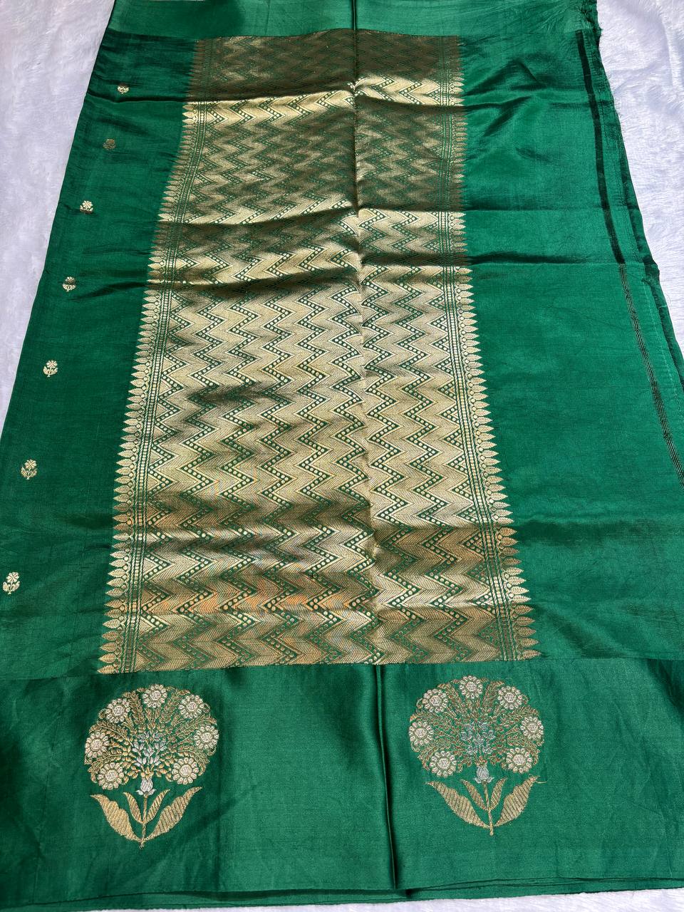 Katan Silk Saree – Emerald Green with Antique Gold Floral Tree Medallions