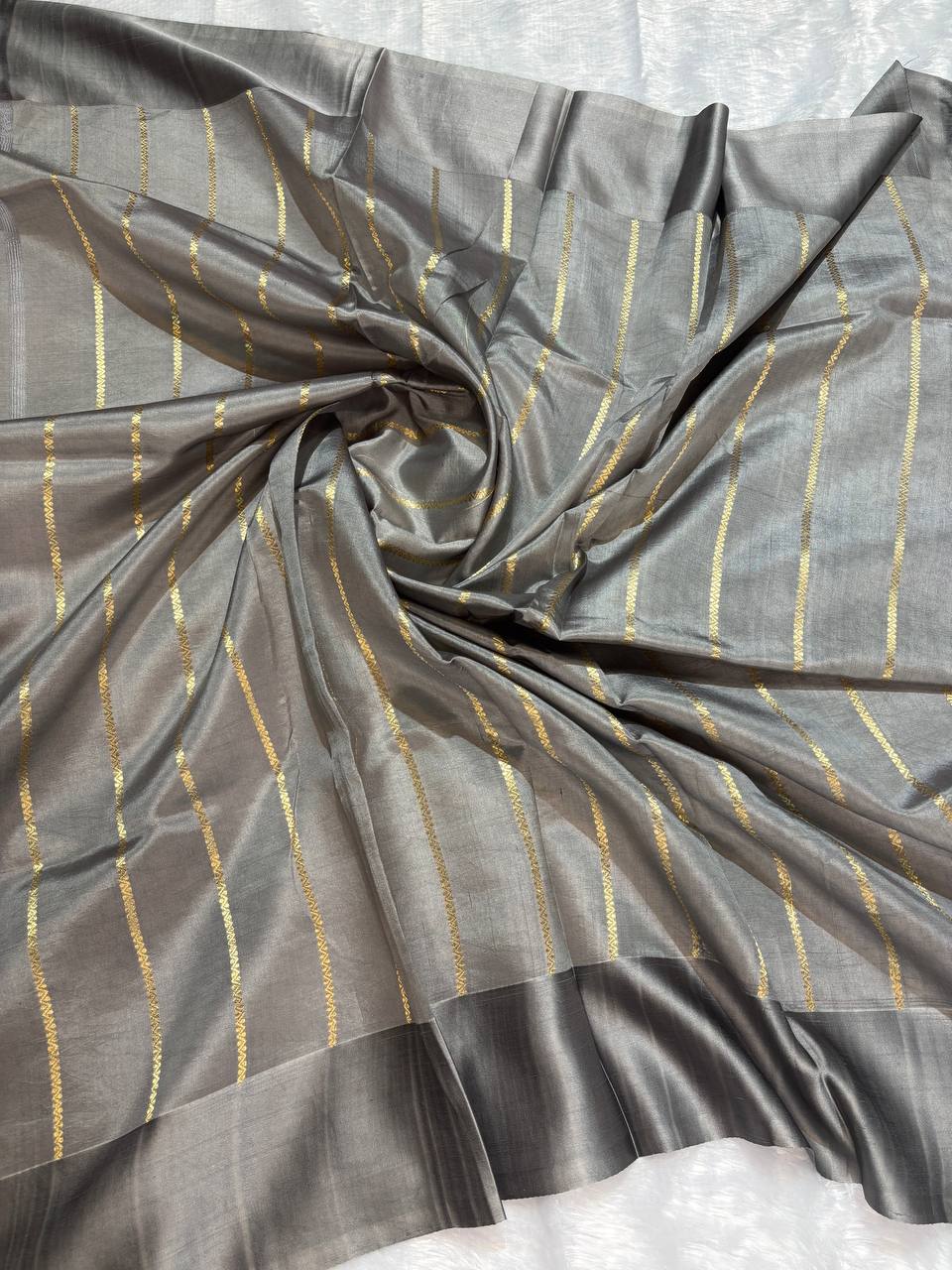 Katan Silk Saree – Charcoal Pewter with Antique Gold Rose Kadhua Butis